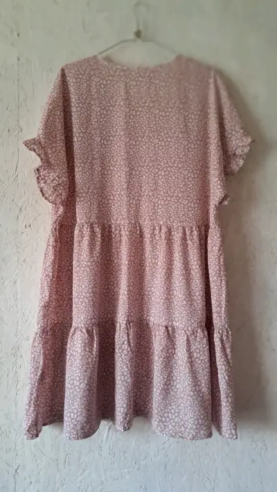 Vestido rosa con estampado floral - miniatura 2