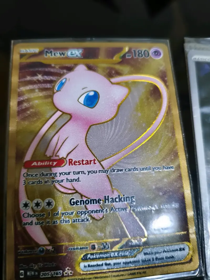 151 ultra premium colección Mew y Mewtwo holograf - 4