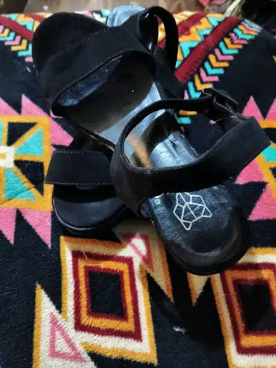 Sandalias negras de gamuza para mujer - miniatura 4