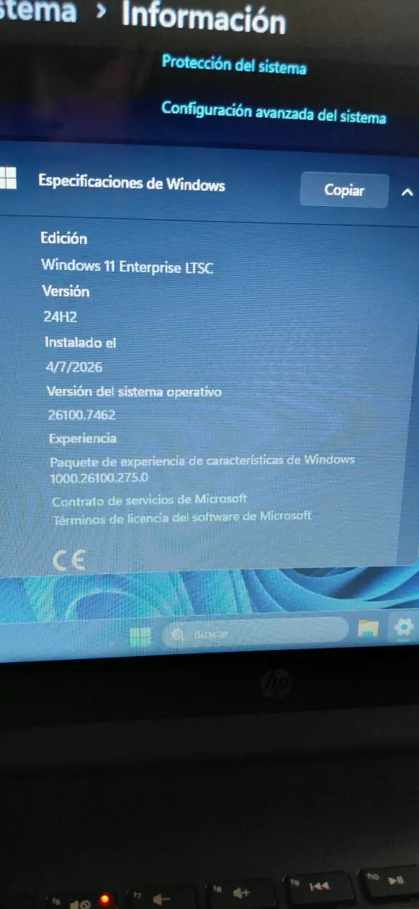 Laptop HP con Windows 11 y cargador - 5