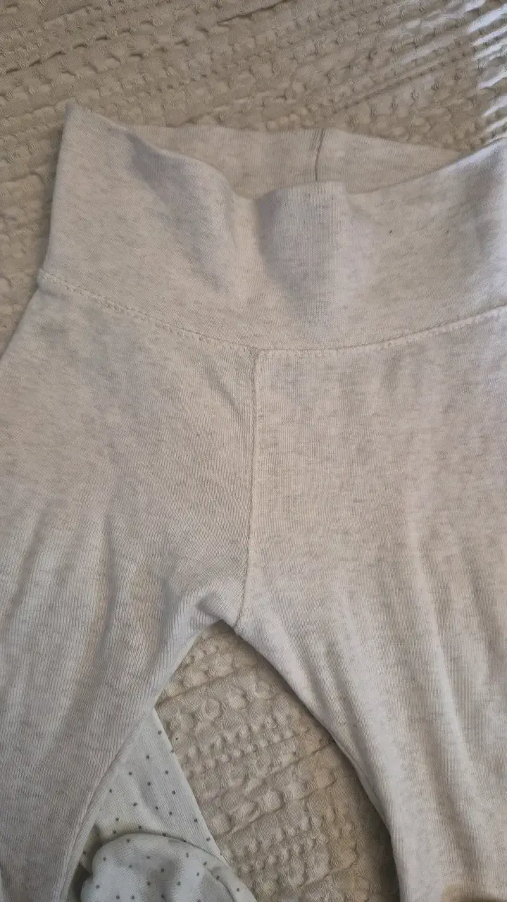 Pantalón de bebé gris y lunares - 3