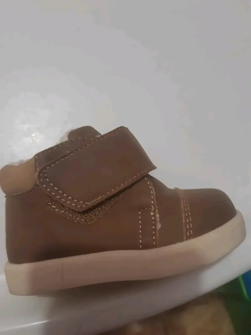 Zapato infantil marrón con velcro - 1