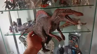 Spinosaurus Goma Jurassic Park 3 con detalles - miniatura 1
