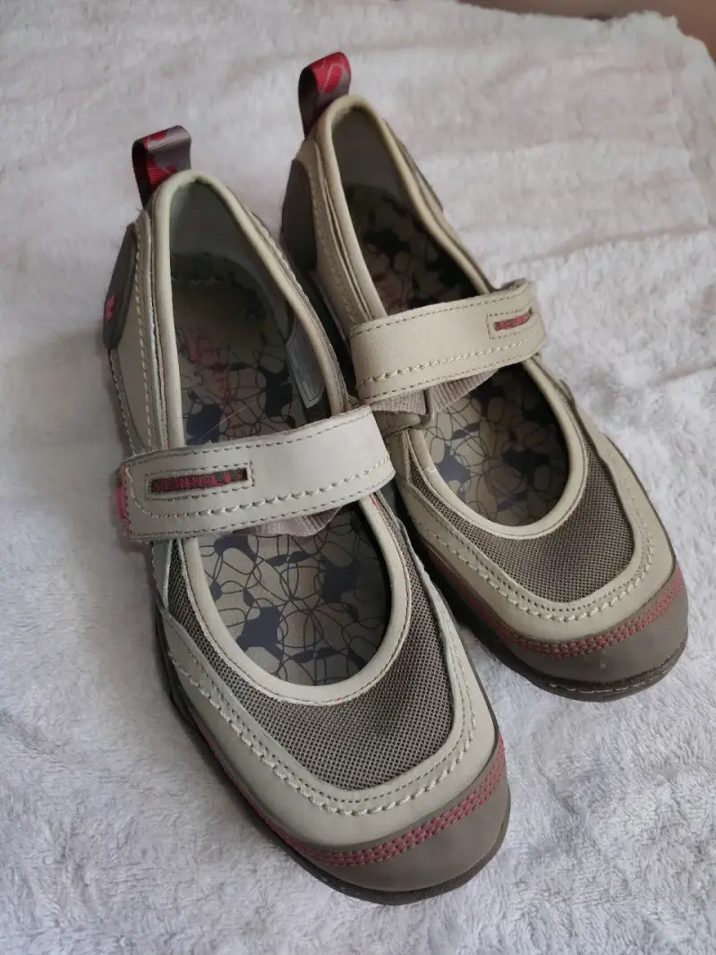 Zapatos casuales beige para mujer - 1