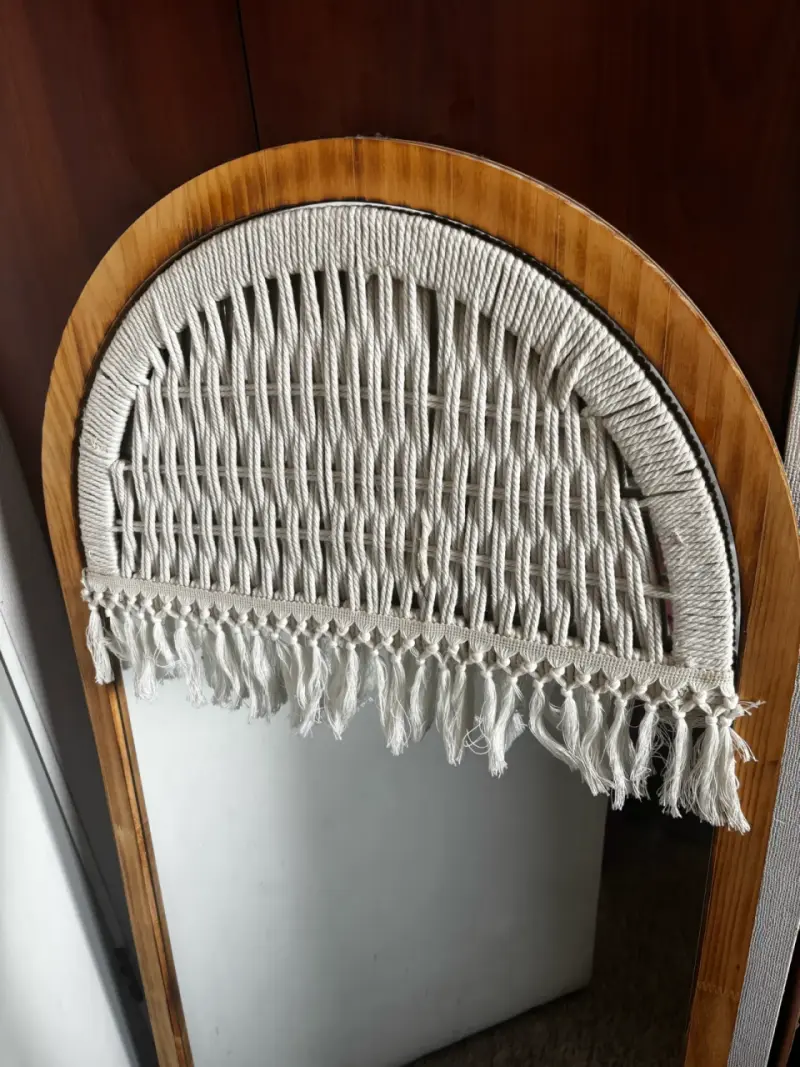 Espejo Boho Chic con marco de madera y macramé - 2