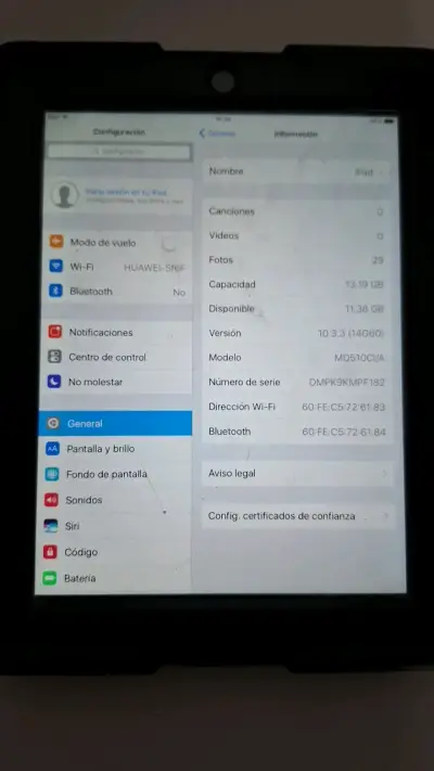 iPad con funda protectora negra - miniatura 3