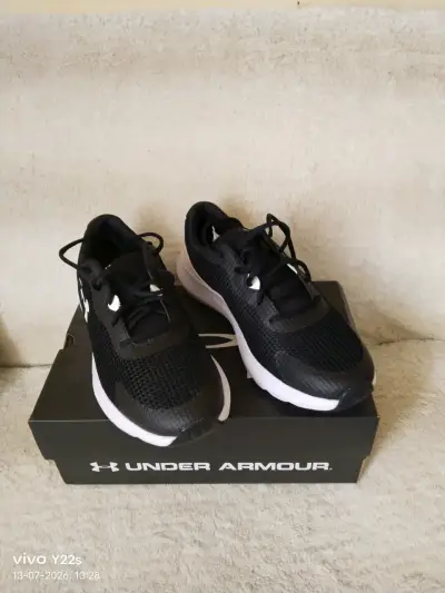 Zapatillas deportivas Under Armour negras - miniatura 1