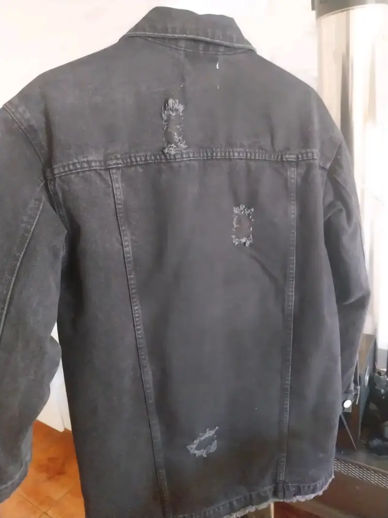 Chaqueta de mezclilla negra con chiporro. Unisex - 4