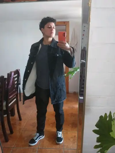 Chaqueta de mezclilla negra con chiporro. Unisex - miniatura 6