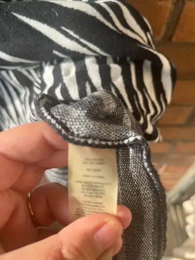 Vestido tejido estampado blanco y negro - miniatura 4