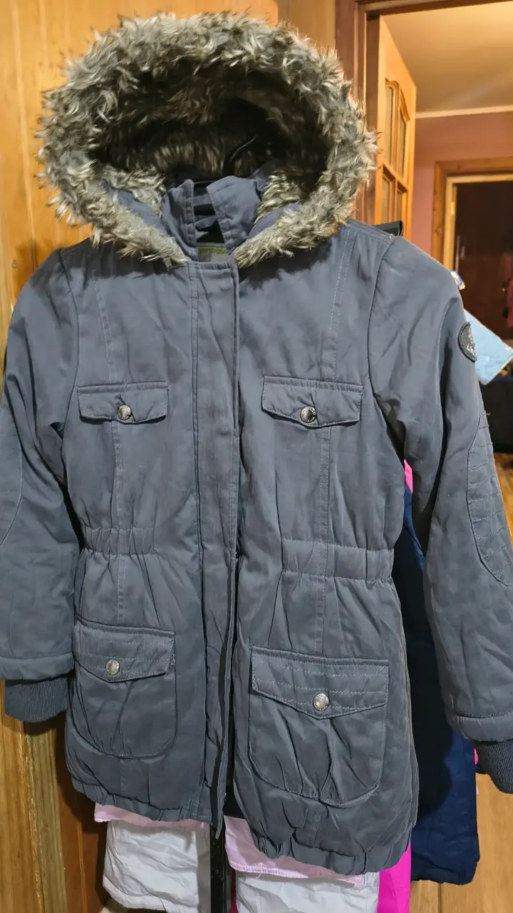 Parka gris con capucha de piel sintética talla 8 - 1
