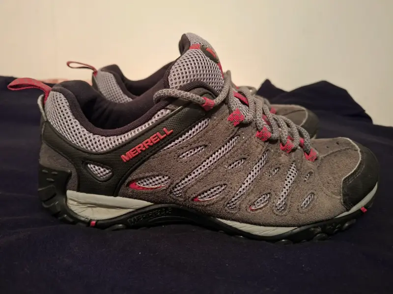 Zapatillas de senderismo Merrell gris y rojo - 2