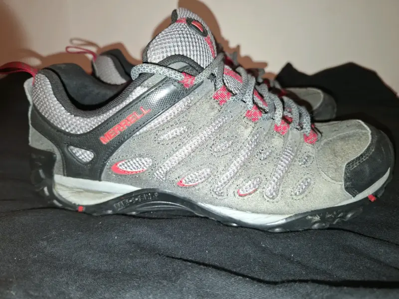 Zapatillas de senderismo Merrell gris y rojo - 3