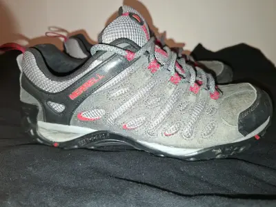 Zapatillas de senderismo Merrell gris y rojo - miniatura 3