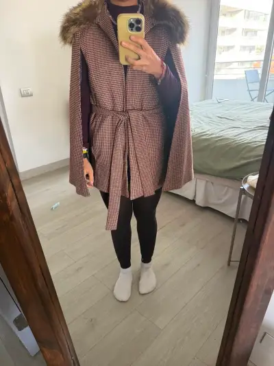 Abrigo Forever 21 con capucha de piel sintética - miniatura 2