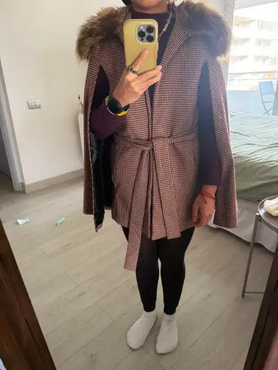 Abrigo Forever 21 con capucha de piel sintética - miniatura 3