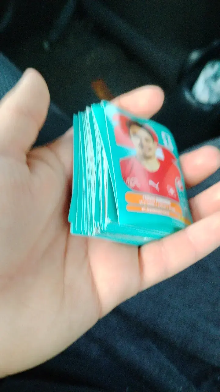 Lote de láminas de fútbol coleccionables