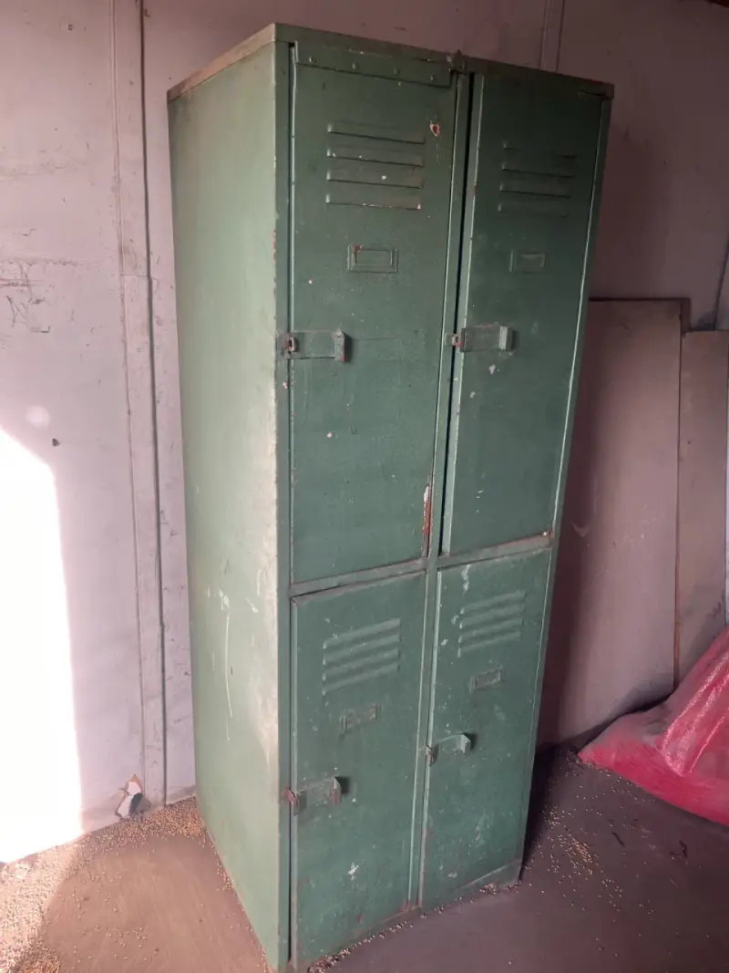 Locker metálico de 4 puertas verde - 1