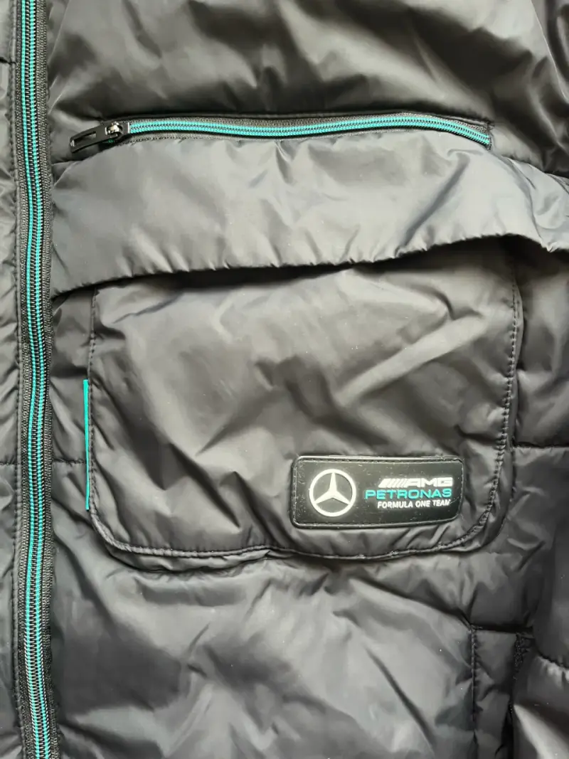 Chaqueta negra con capucha Puma y Mercedes - 2