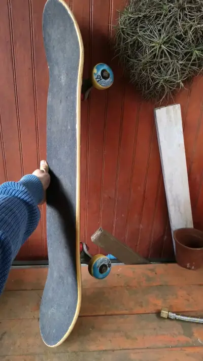 Tabla de skate usada en buen estado - miniatura 2