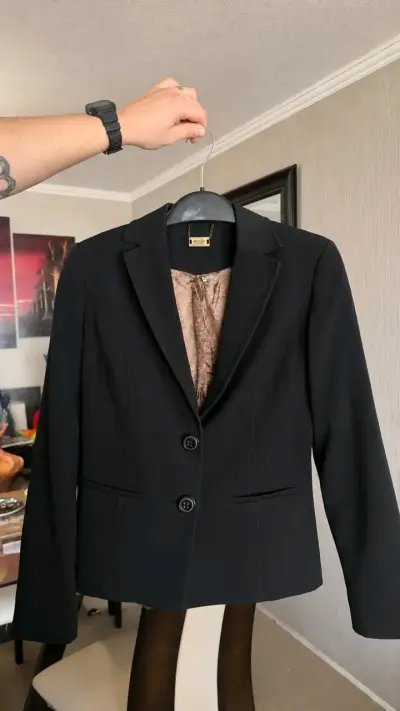 Blazer negro de mujer marca APOLOGY LONDON - miniatura 1