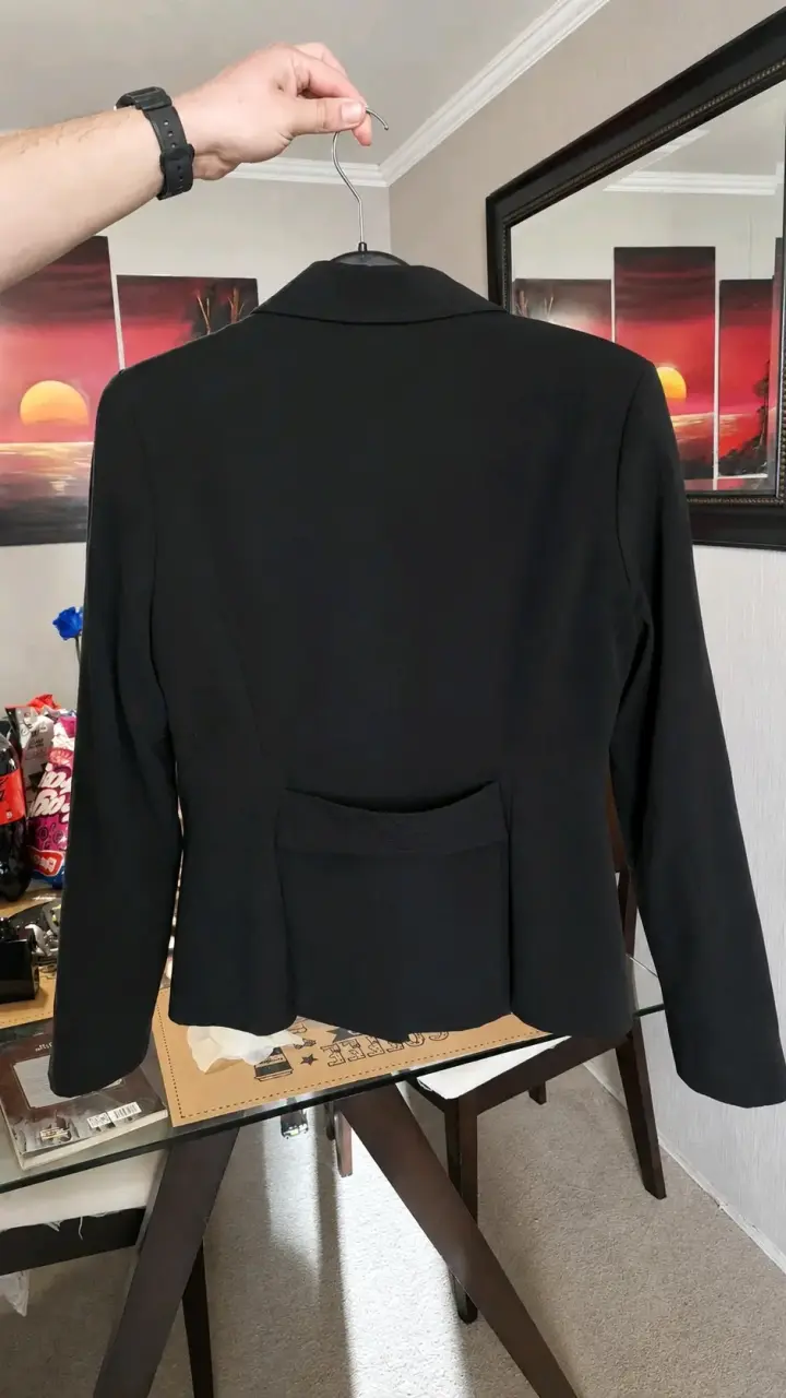 Blazer negro de mujer marca APOLOGY LONDON - 2