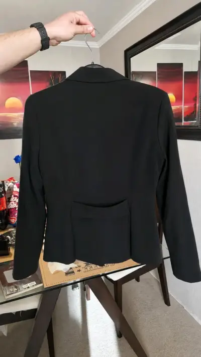 Blazer negro de mujer marca APOLOGY LONDON - miniatura 2