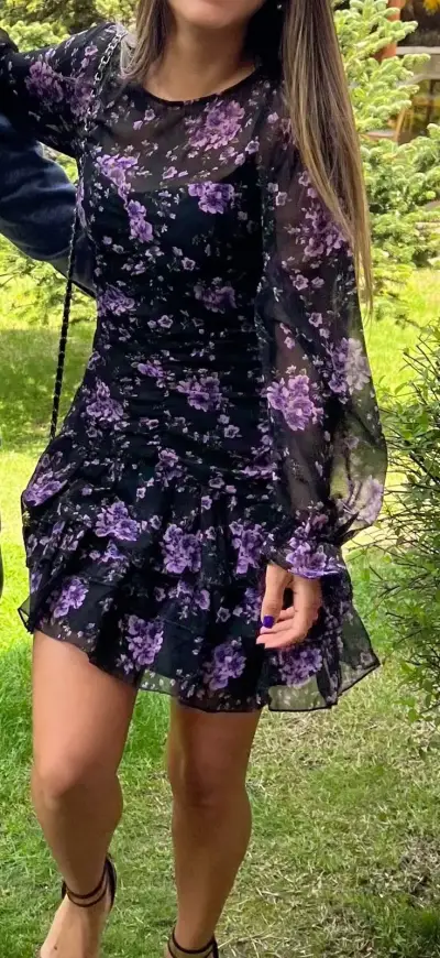 Vestido ZARA floral negro con mangas largas - miniatura 1
