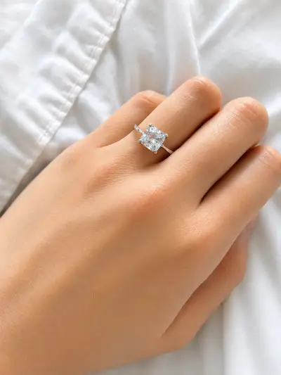 Anillo de compromiso de plata con zirconia cúbica - miniatura 2