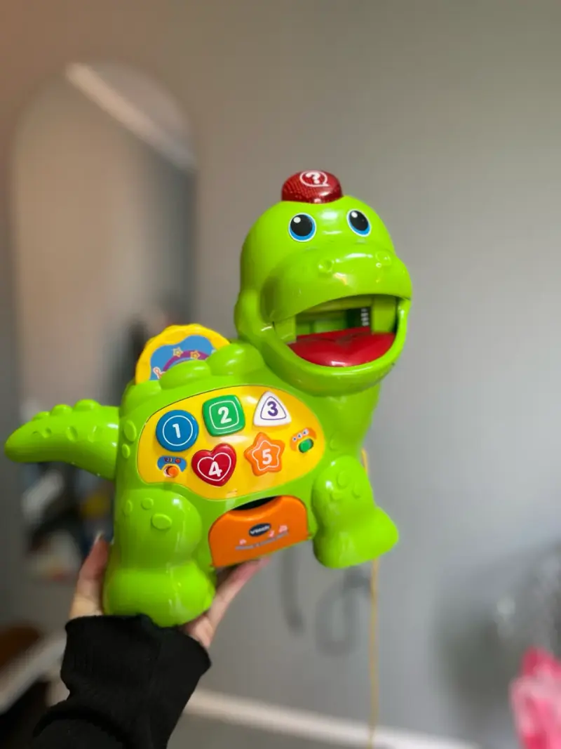Juguete interactivo dinosaurio VTech verde