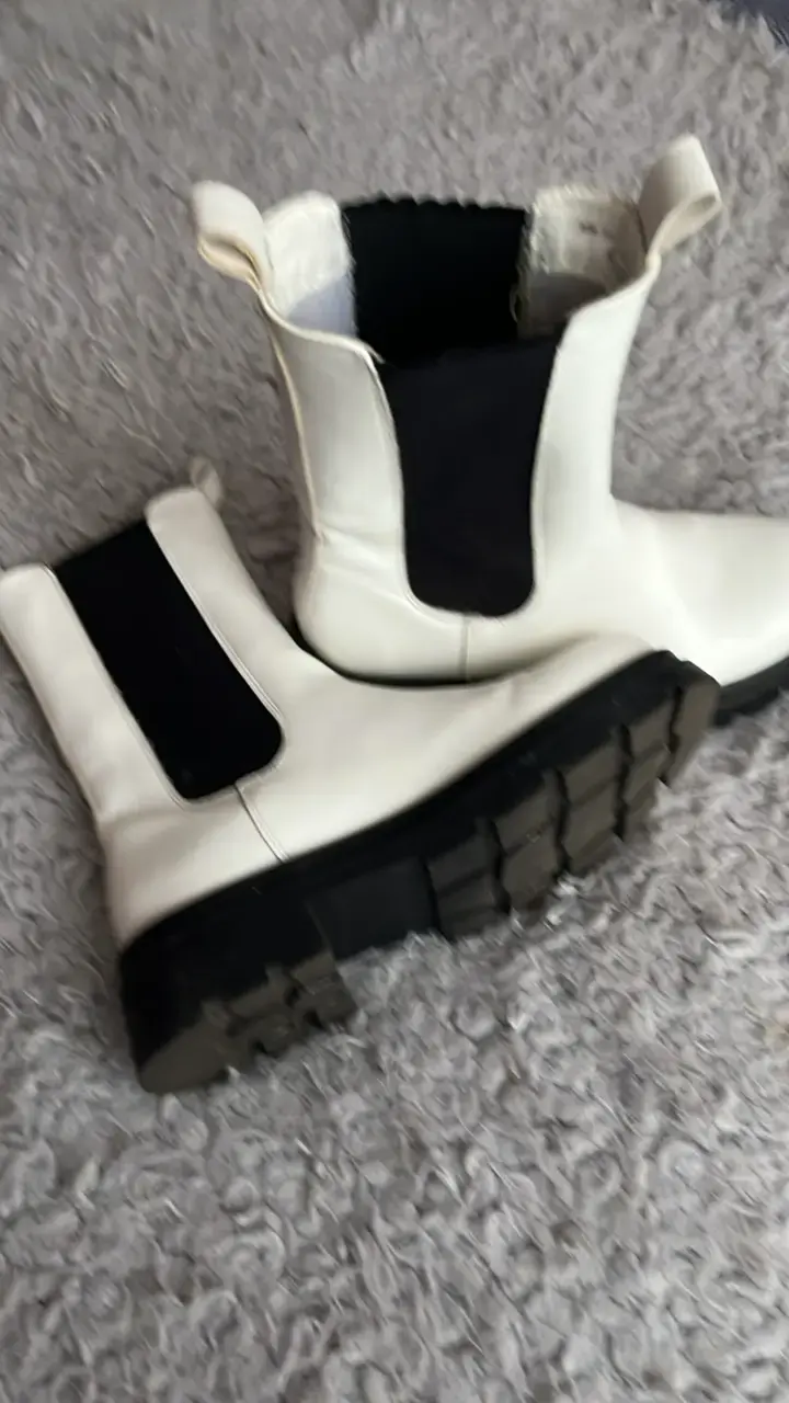 Botas blancas de cuero estilo Chelsea - 5