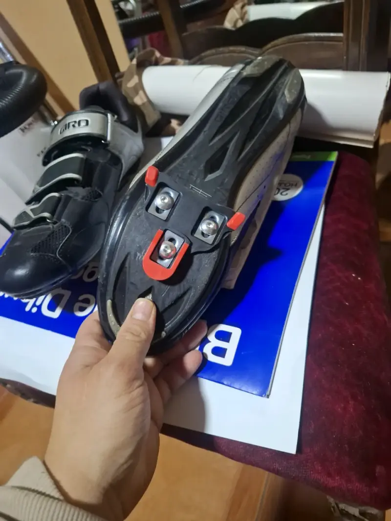 Zapatillas de ciclismo Giro con calas - 1