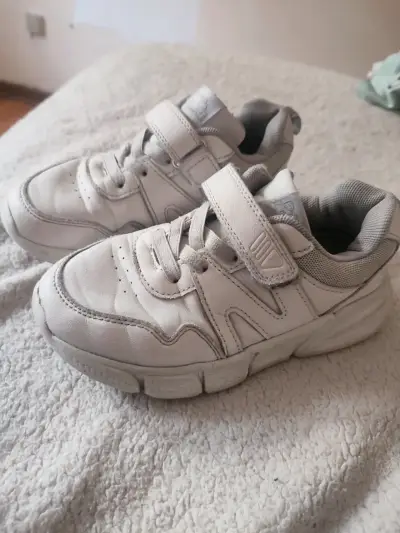 Ropa y zapatos de niña - miniatura 4