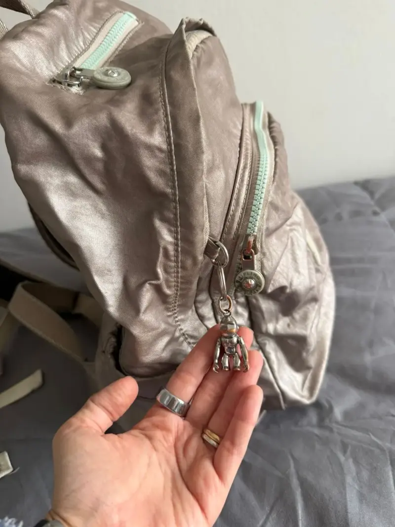 Mochila Kipling original color beige metálico - 2