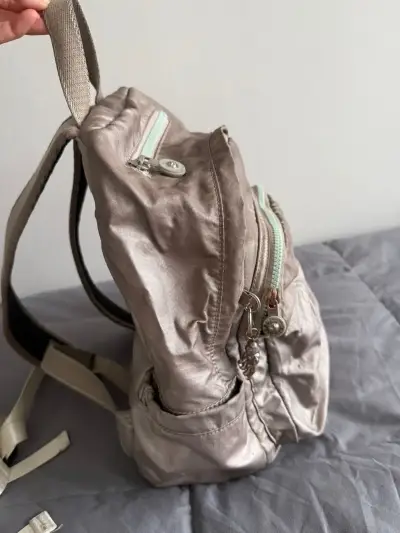 Mochila Kipling original color beige metálico - miniatura 5