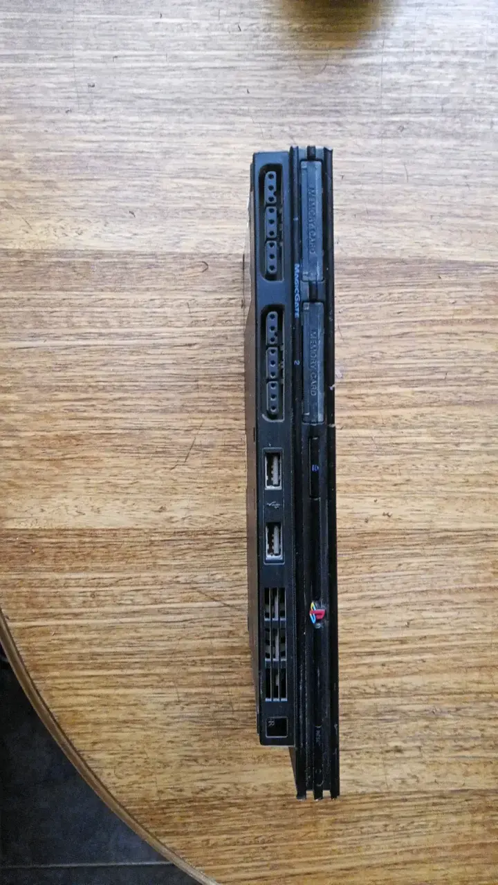 Consola PlayStation 2 Slim negra usada - 3