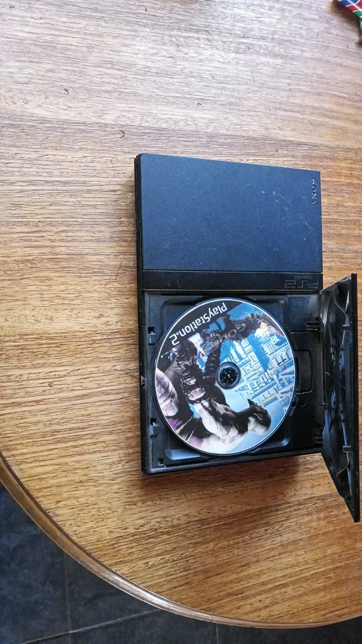Consola PlayStation 2 Slim negra usada - 5