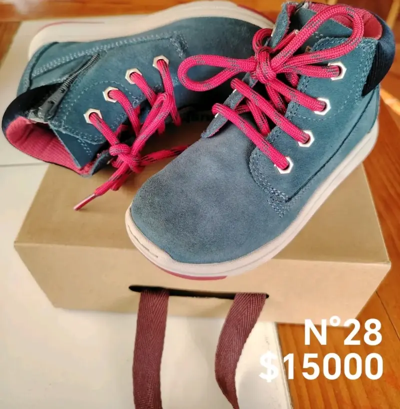Zapatillas y zapatos de niño. - 3