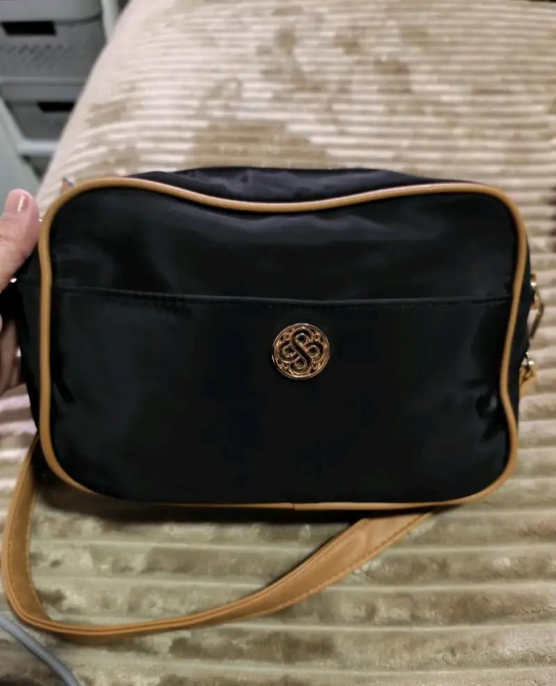 Bolso negro Secret con detalles marrones - 2