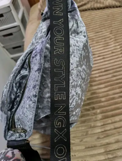 Bolso de terciopelo gris NGX - miniatura 3