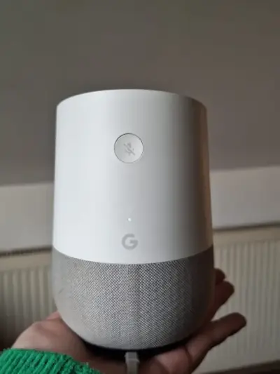 Altavoz inteligente Google Home con asistente - miniatura 1