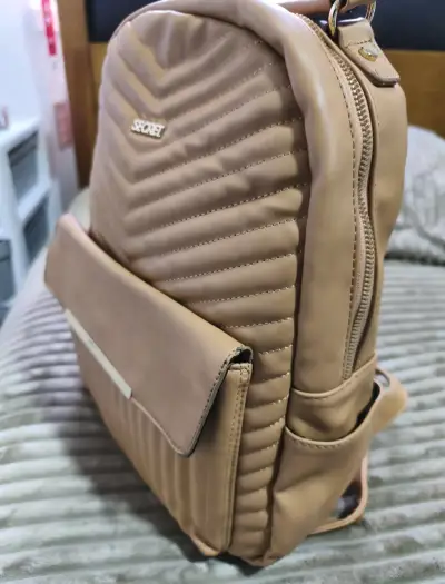 Mochila Secret beige acolchada - miniatura 2