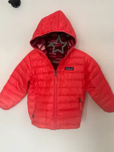 Chaqueta infantil Patagonia con capucha - miniatura 2