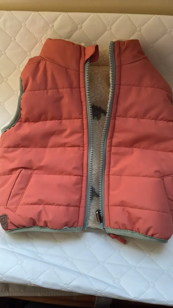 Chaleco acolchado infantil color coral - 1