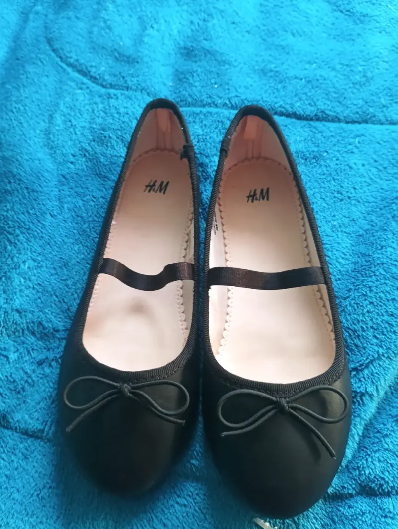 Bailarinas negras H&M con lazo