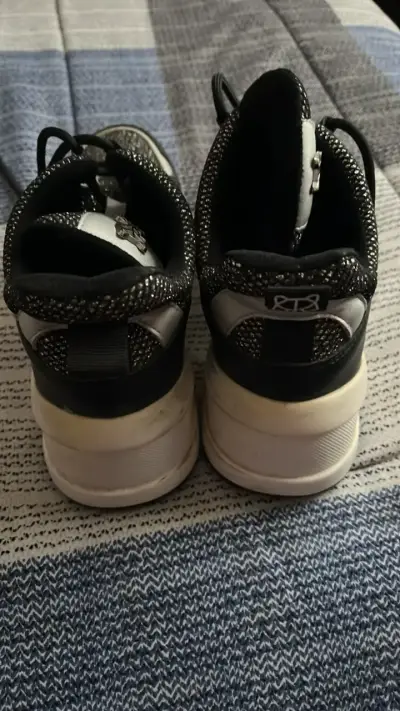 Zapatillas mujer negras y plateadas - miniatura 3