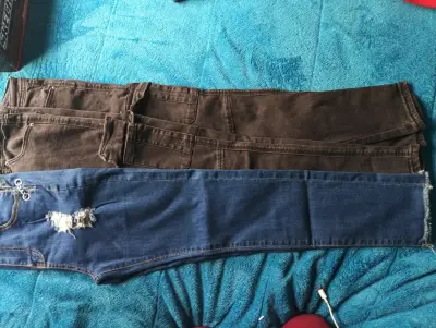 Lote de jeans para mujer en azul y negro - miniatura 1