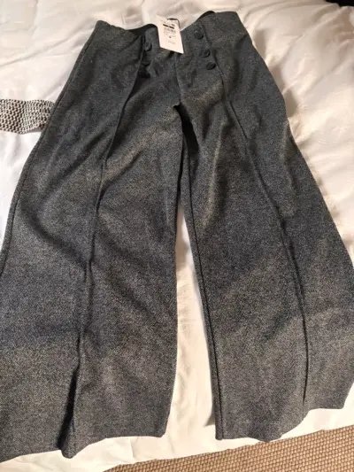 Pantalones de lana gris con botones decorativos - miniatura 1
