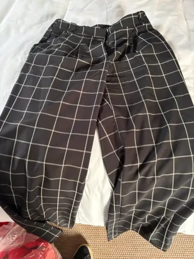 Pantalones a cuadros negros para mujer - miniatura 1