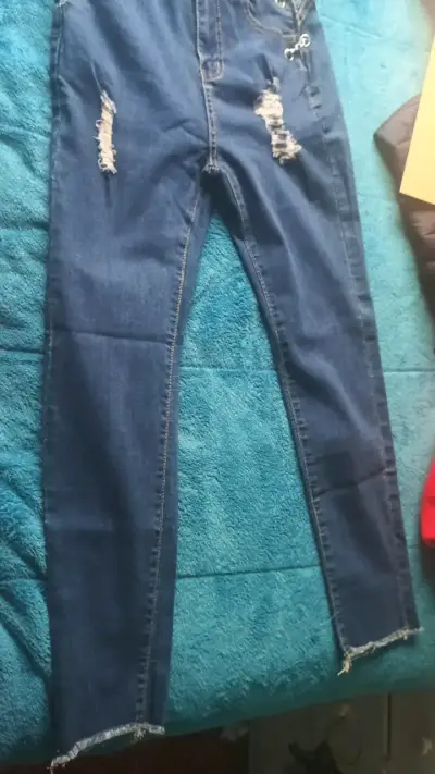 Lote de jeans para mujer en azul y negro - miniatura 3